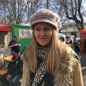 Meet your Posher, Carolyn